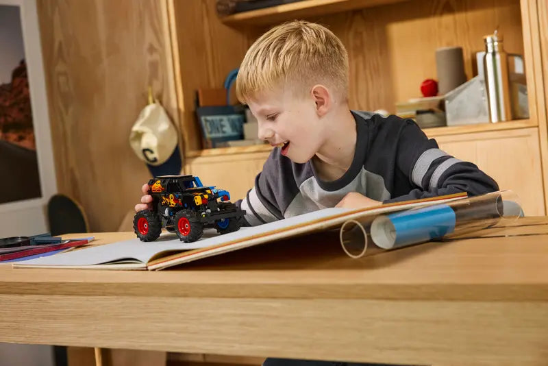 Monster Jam™ Grave Digger™ Feu et glace - Technic