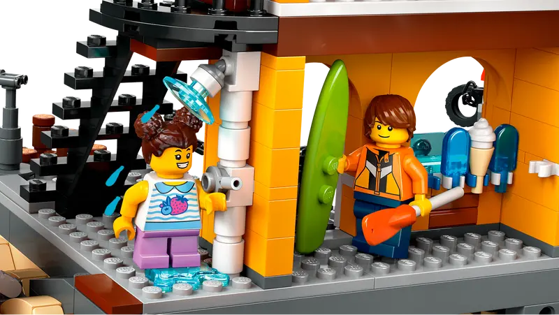 Le port maritime et le navire de marchandises - City