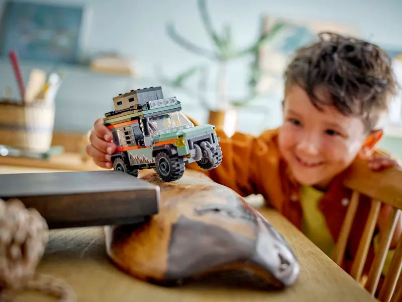 Le camion de montagne 4x4 tout-terrain - City