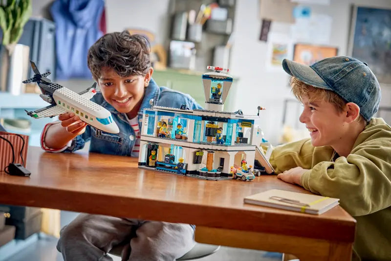 L’aéroport avec avion - City