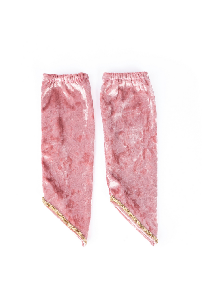 Robe de princesse rose en velours avec manchons