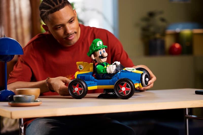 Mario Kart: Luigi and Mach 8 - Super Mario