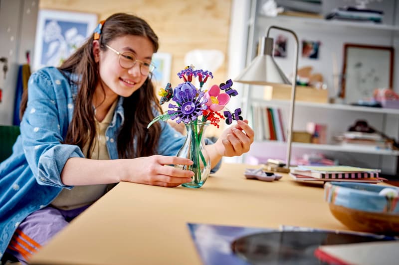 Olivia Rodrigo's Flower Bouquet - Lego Editions
