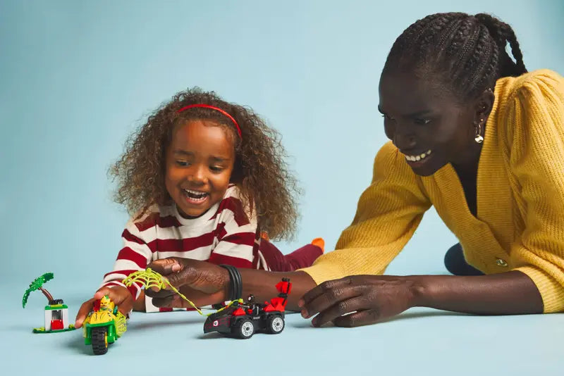 La poursuite en dino-véhicules de Spin et Electro - Marvel