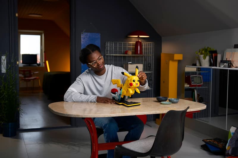 Pikachu et Poké Ball - Pokémon