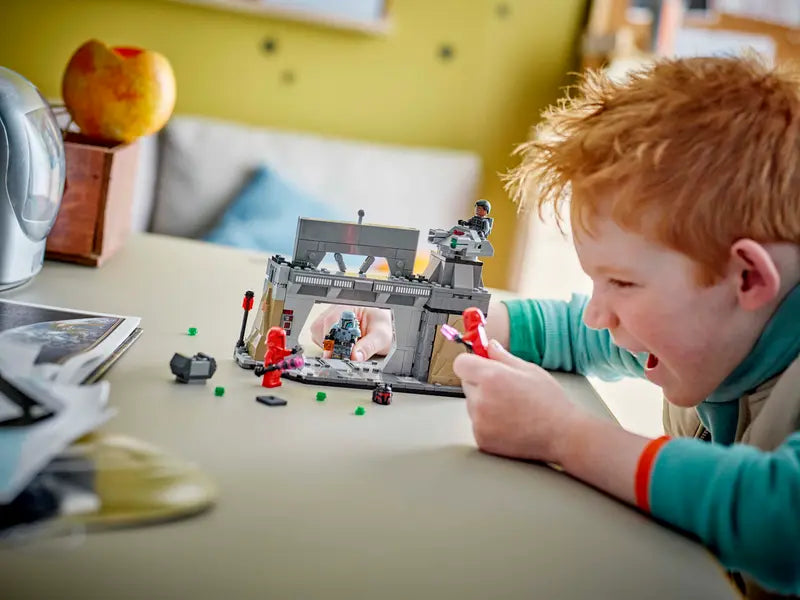 Paz Vizsla and Moff Gideon Battle - Star Wars