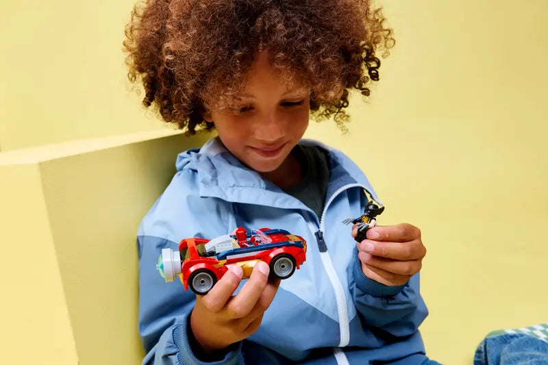 La voiture de Spider-Man contre Wolverine venomisé - Marvel