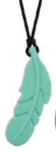 Collier mâchouille plume