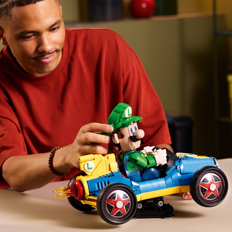 Mario Kart: Luigi and Mach 8 - Super Mario