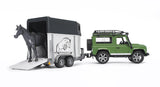 Land Rover Defender avec van pour chevaux - La Ribouldingue