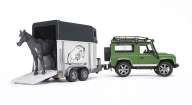 Land Rover Defender avec van pour chevaux - La Ribouldingue